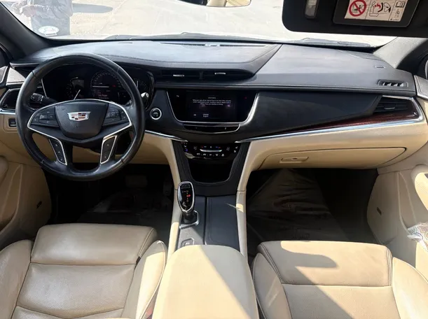 Car image 18