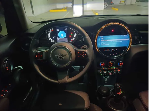 Car image 17
