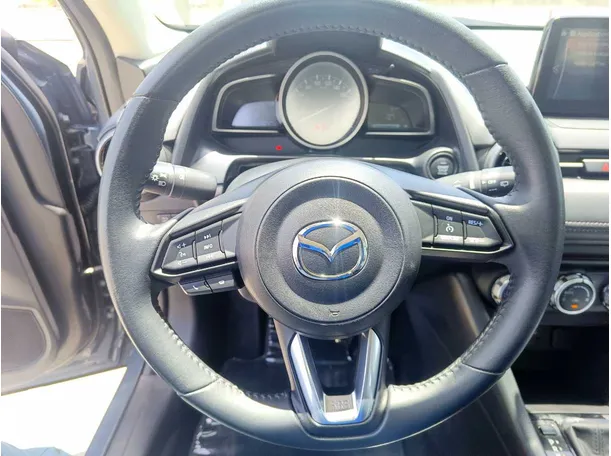 Car image 25