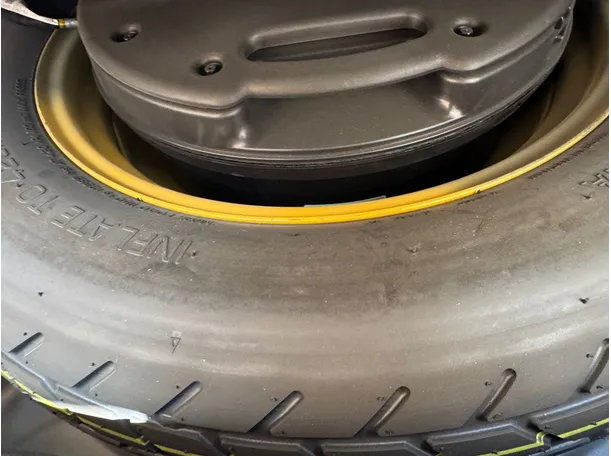 Car image 21