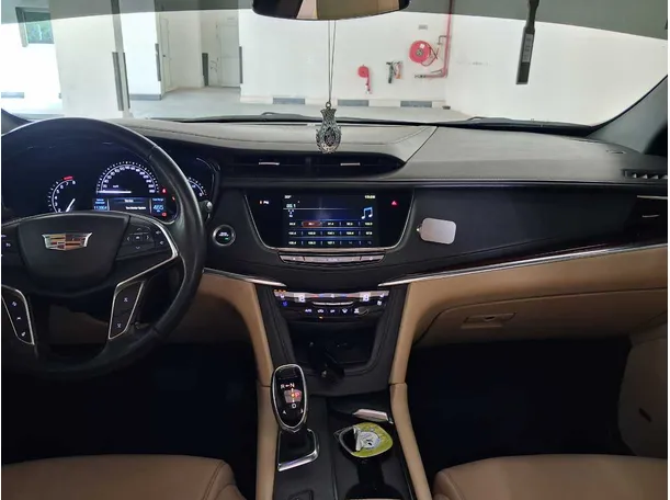 Car image 15