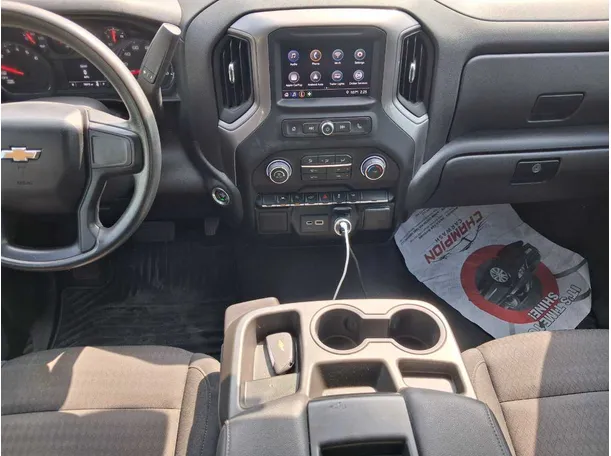 Car image 16