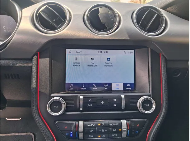 Car image 18