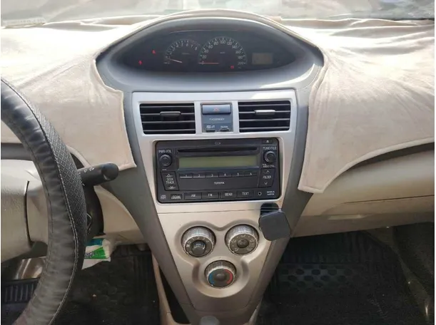 Car image 25
