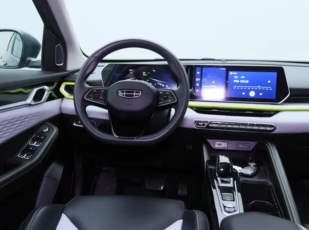 Car image 15