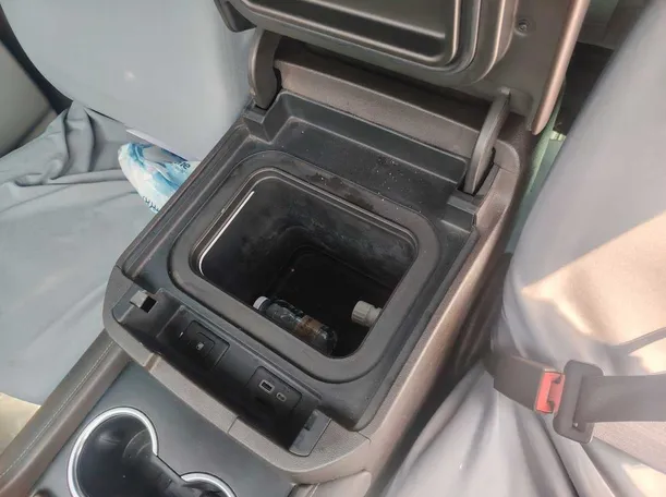 Car image 29