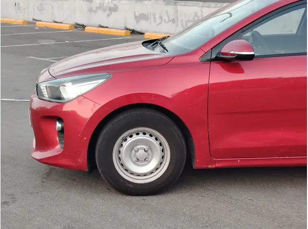 Car image 9