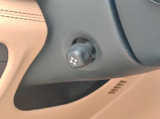 Car image 36