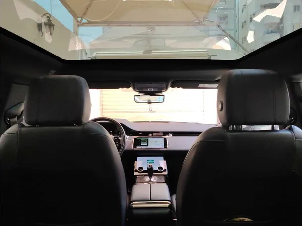 Car image 18