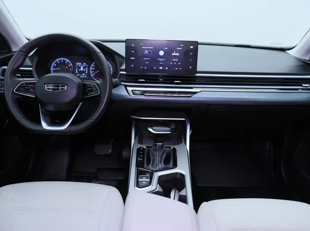 Car image 14