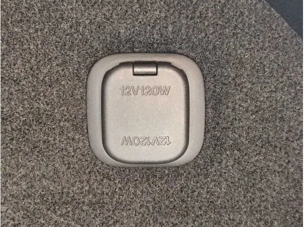 Car image 28