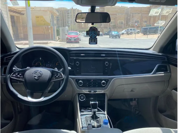 Car image 16