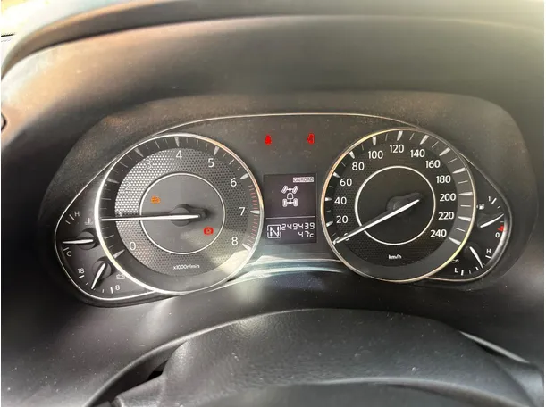 Car image 24