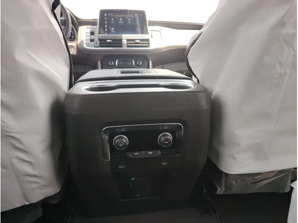 Car image 26
