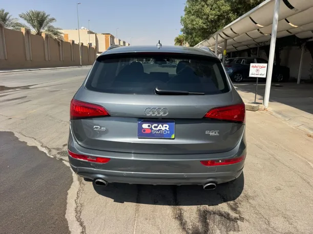 Car image 6