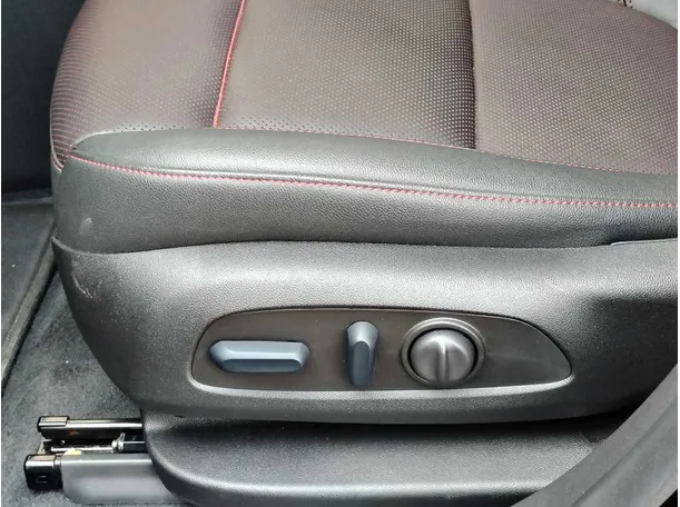 Car image 36
