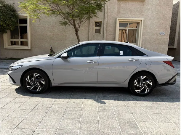 Car image 8
