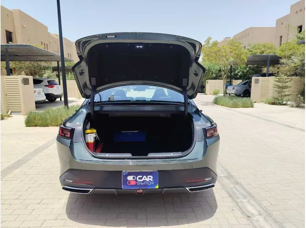 Car image 24