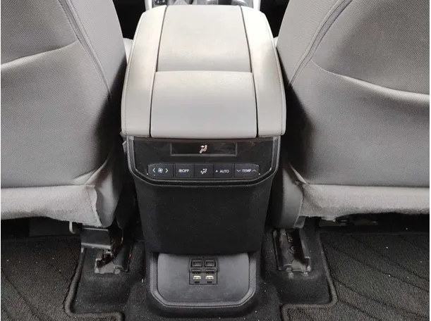 Car image 31