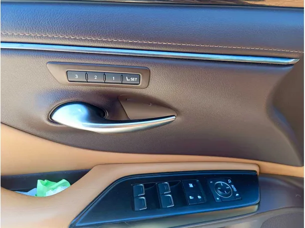Car image 39