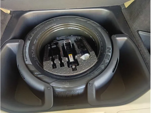 Car image 31