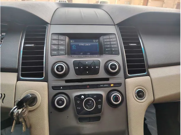 Car image 19