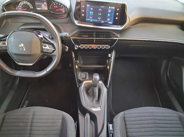 Car image 16