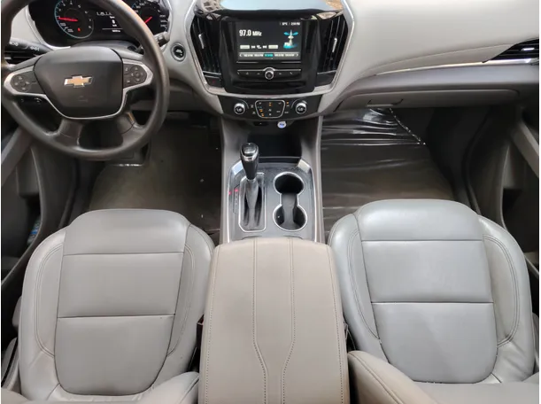 Car image 19