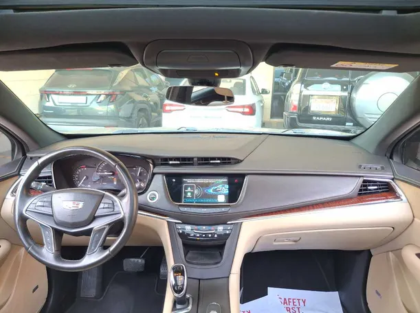 Car image 16