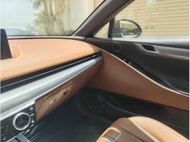 Car image 39
