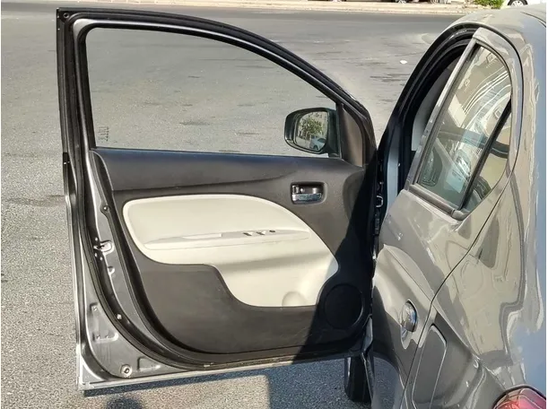 Car image 10