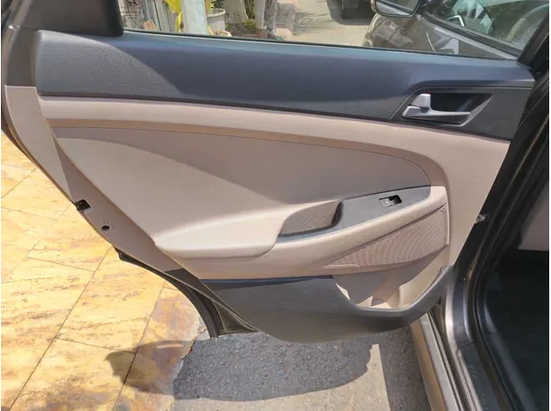Car image 31