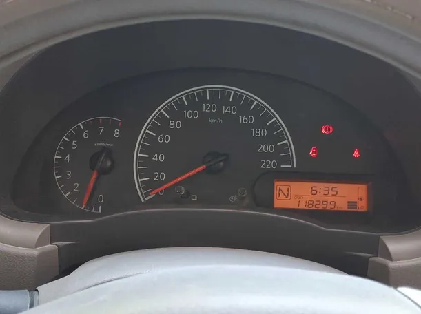 Car image 18