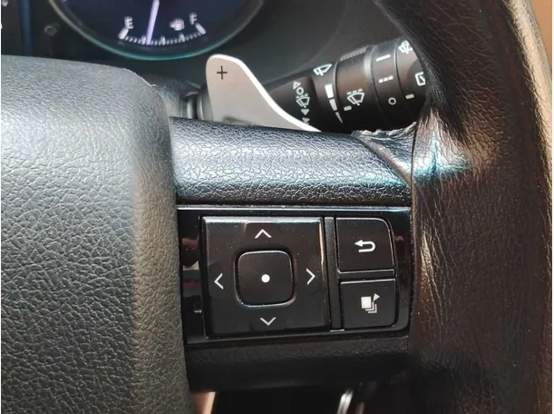 Car image 24