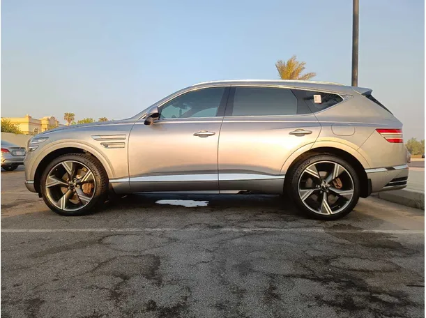 Car image 8