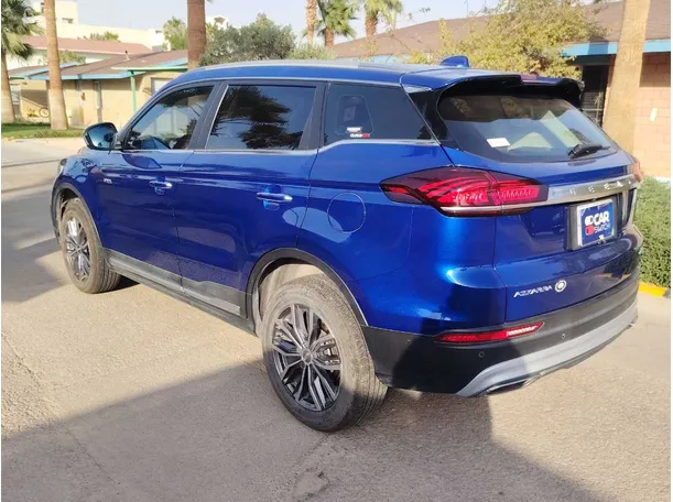 Car image 7