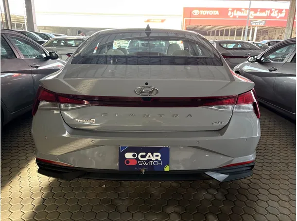 Car image 4