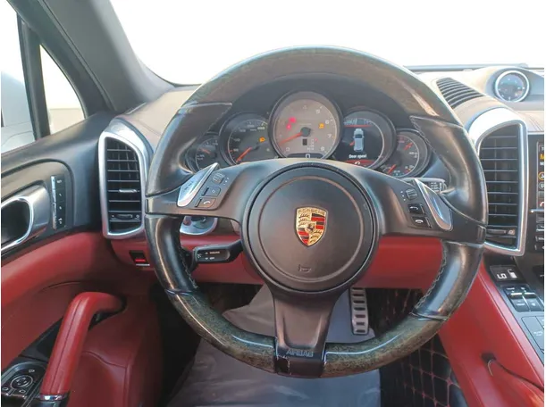 Car image 15