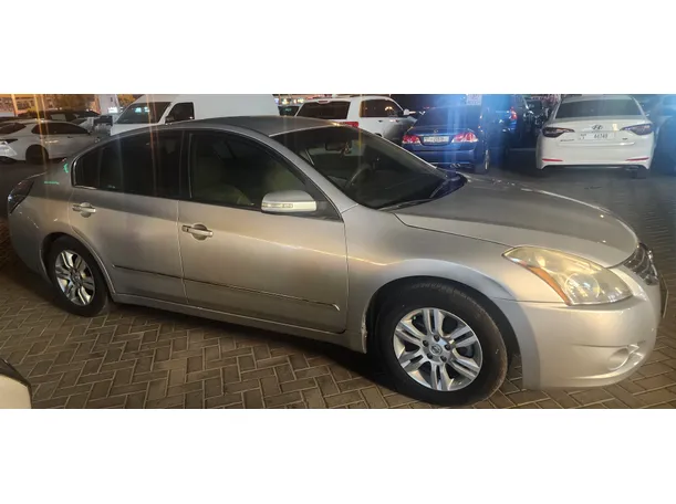 2011 Nissan Altima in UAE