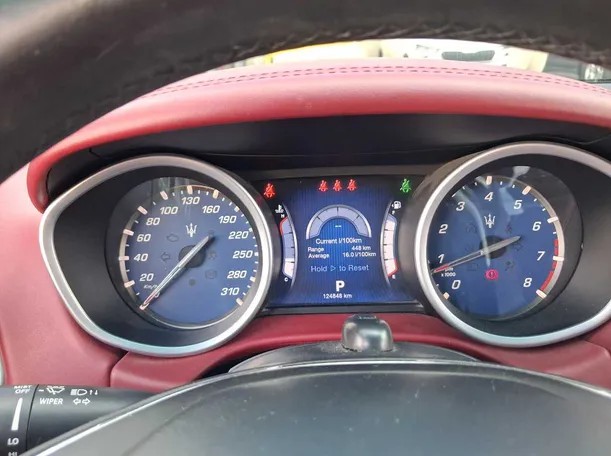 Car image 19