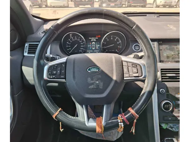 Car image 16