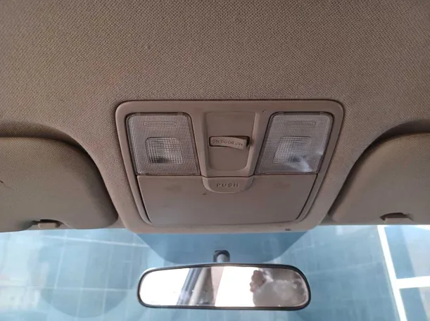 Car image 19