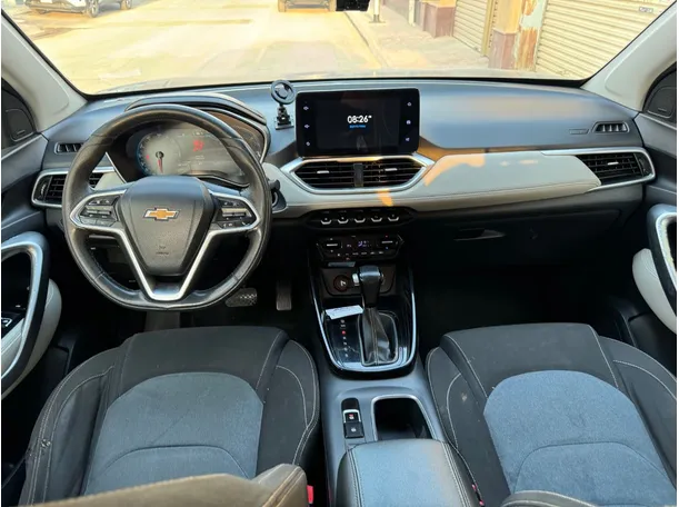 Car image 15