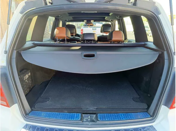 Car image 33