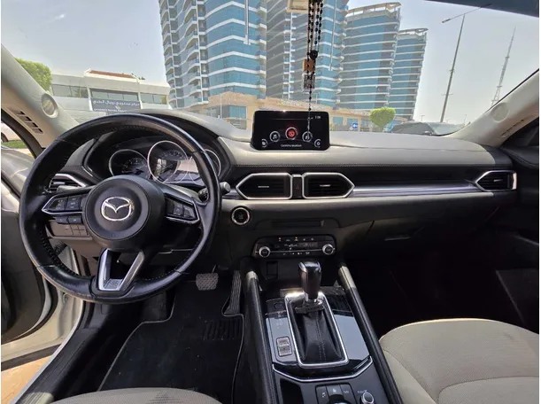 Car image 14