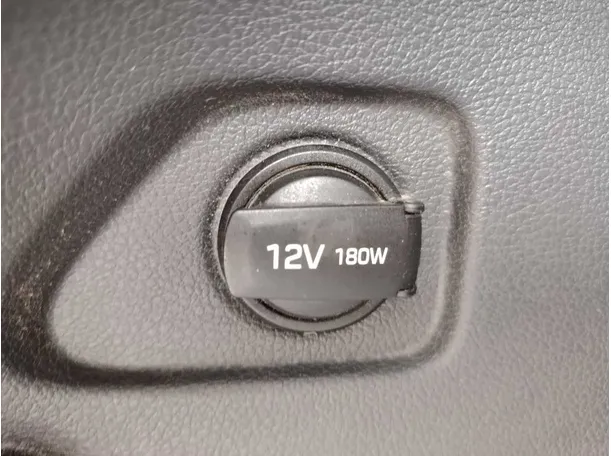 Car image 26