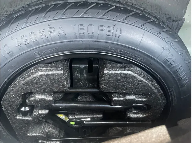 Car image 23