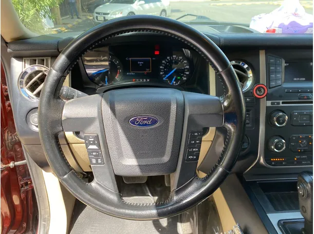 Car image 17