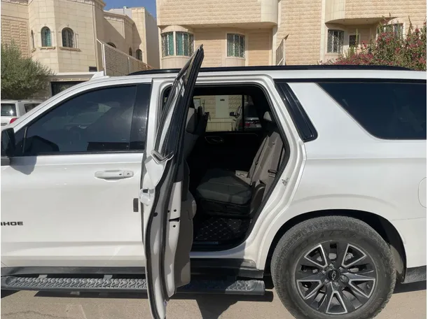 Car image 15