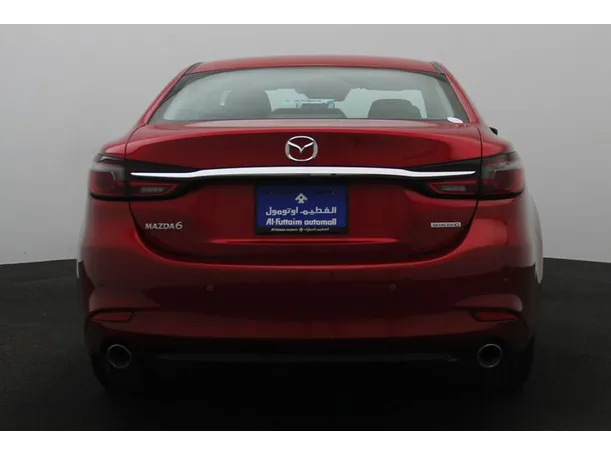 Car image 12